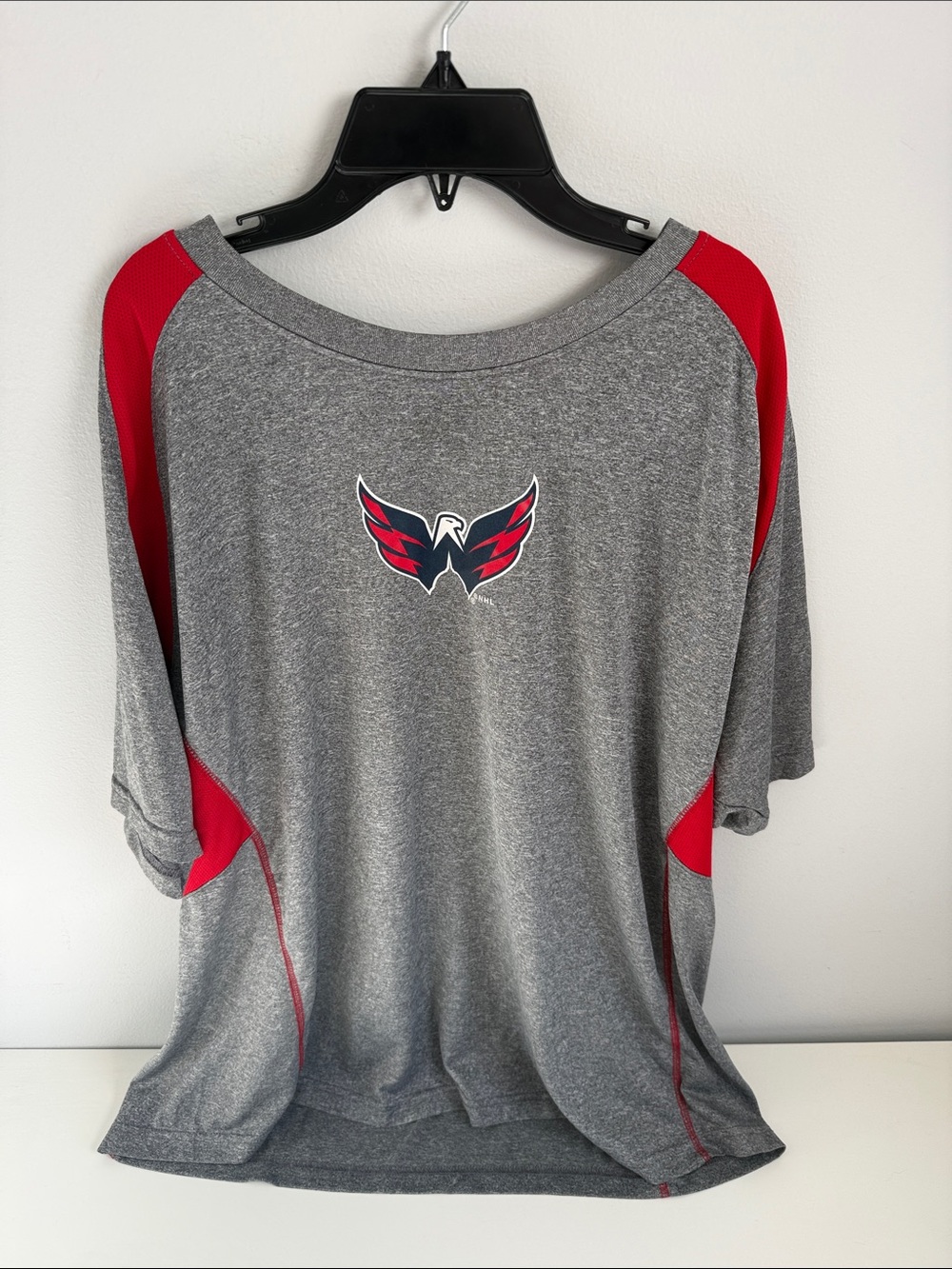 NHL Washington Caps Gray and Red Raglan Team Jersey Top
